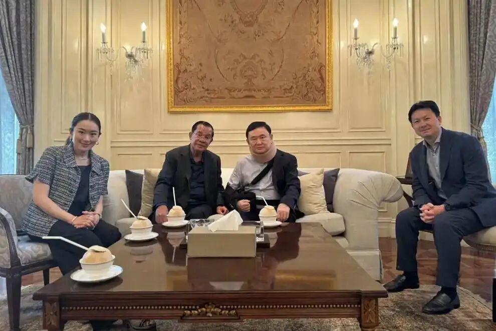 泰国产生新总理，此前一天他信又跑了！